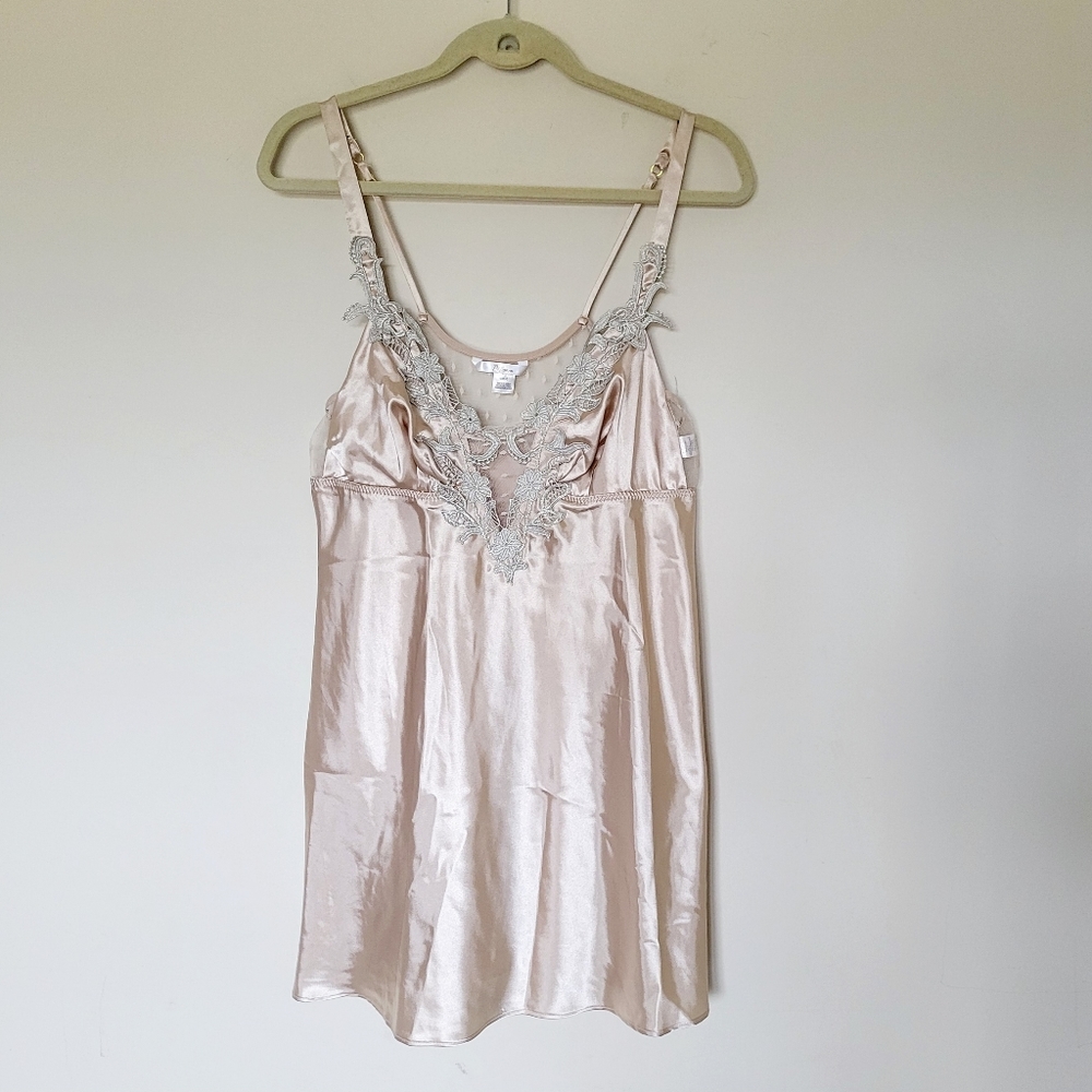 Flora Nikrooz Champagne Lace Chemise‎